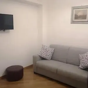 Apartament Bocconi, Mediolan