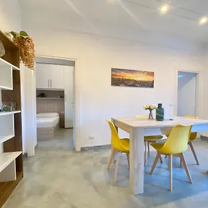 Casa Rosa, Peaceful Surrounded By Greenery With Free Parking, Wifi & Air Conditioning , Rapallo Italia