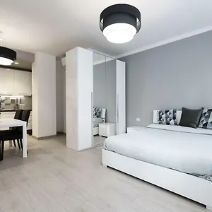 Apartamento Center - Porta Romana, Milão